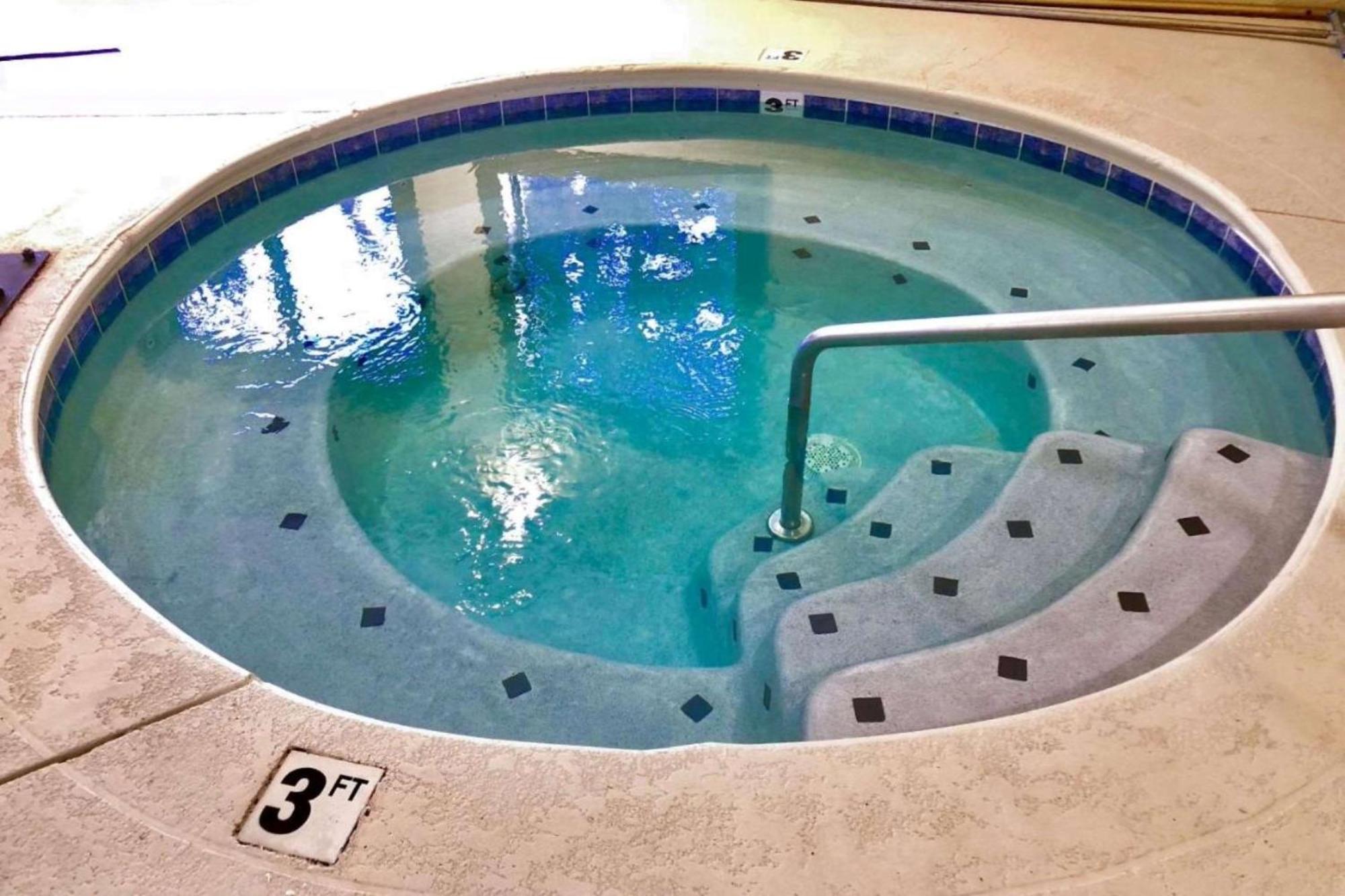 Hotel Vista Near Island Drive And Convention Center Pigeon Forge